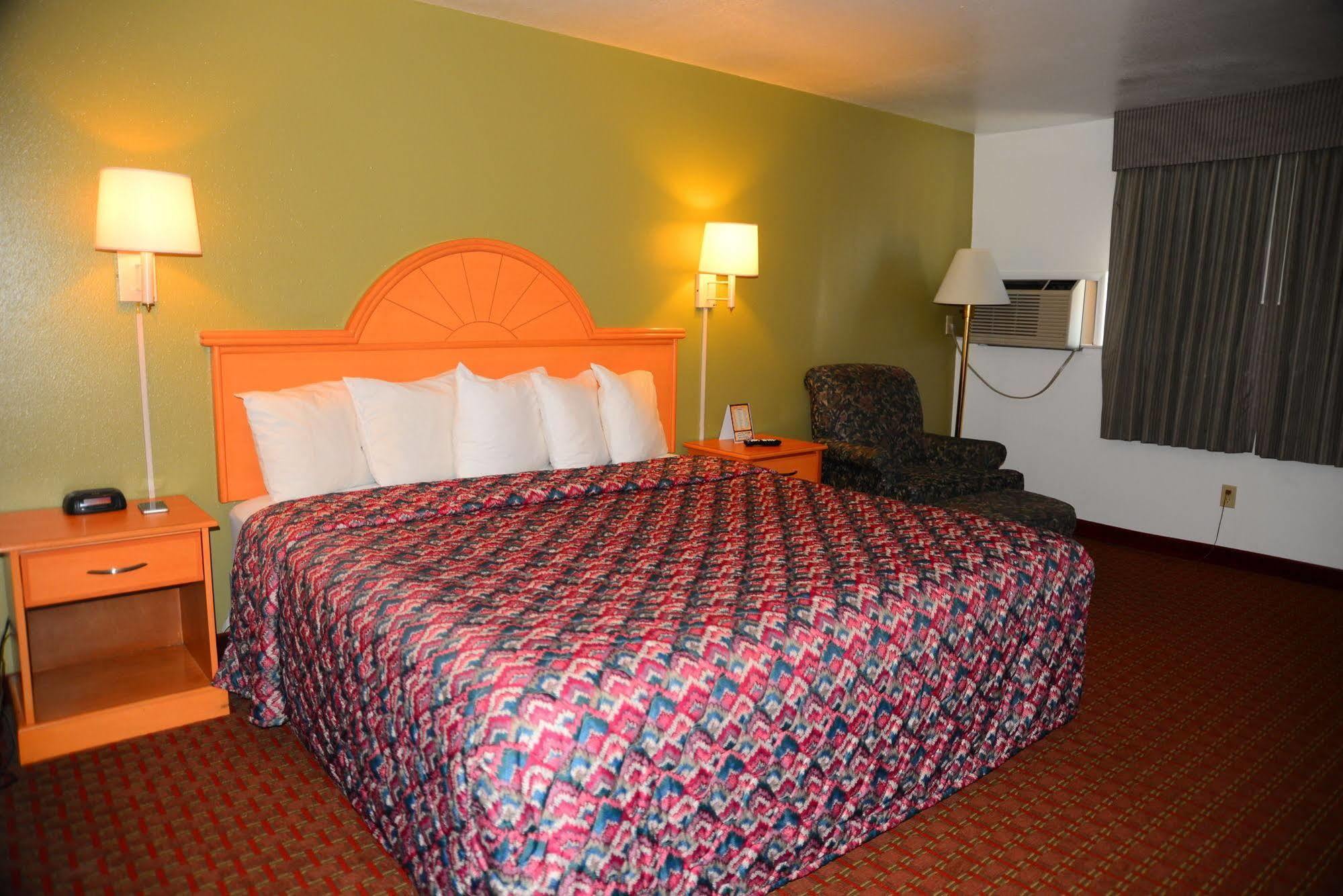 Budget Express Motel 2*